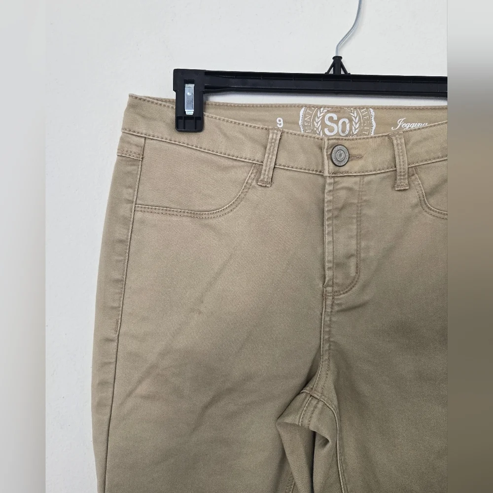 SO Slim Khaki  Jeggings Size 9
